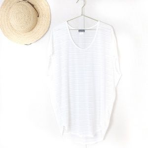 Jordan Taylor White Loose Top!